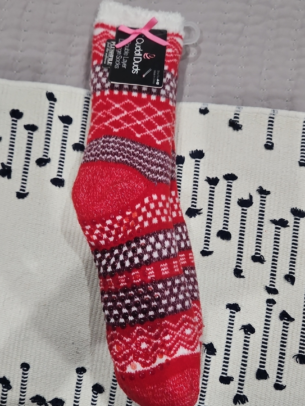 Kohl's Red Patterned Cozy Fuzzy Socks for Men